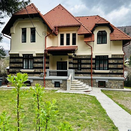 Rapsodia Sinaia Bed & Breakfast ภายนอก รูปภาพ