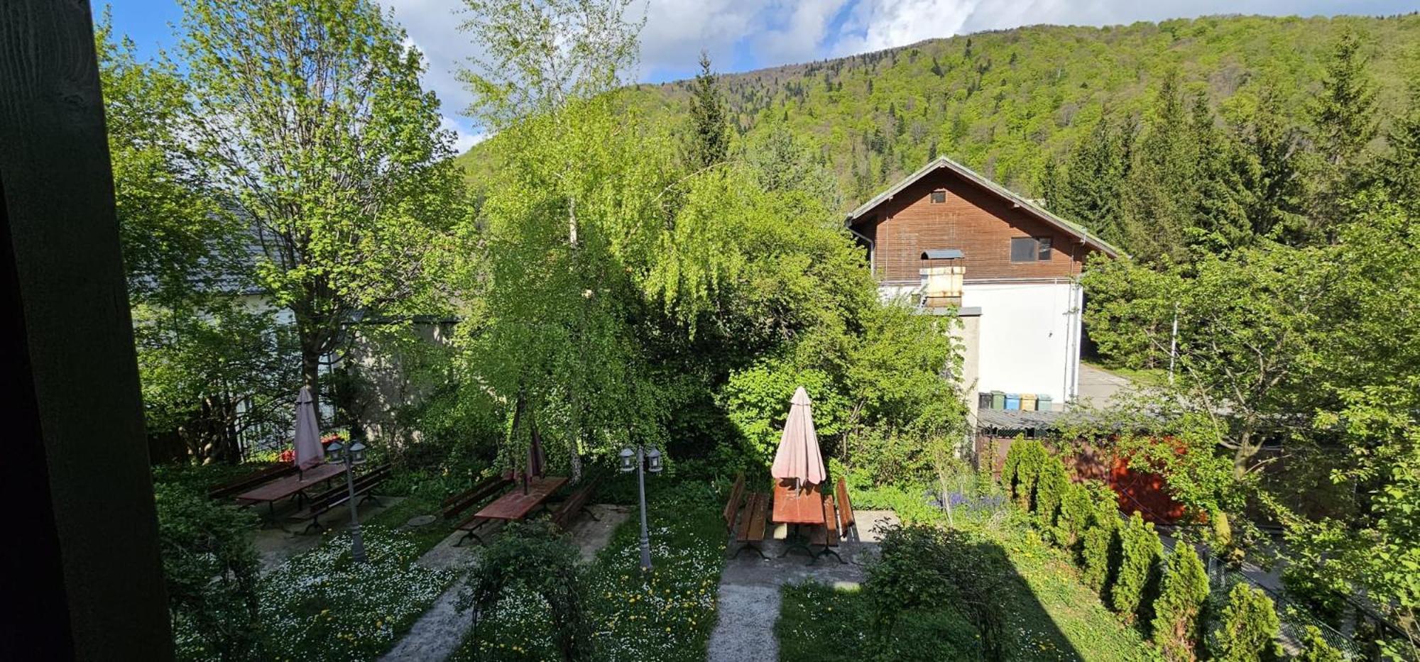 Rapsodia Sinaia Bed & Breakfast ภายนอก รูปภาพ