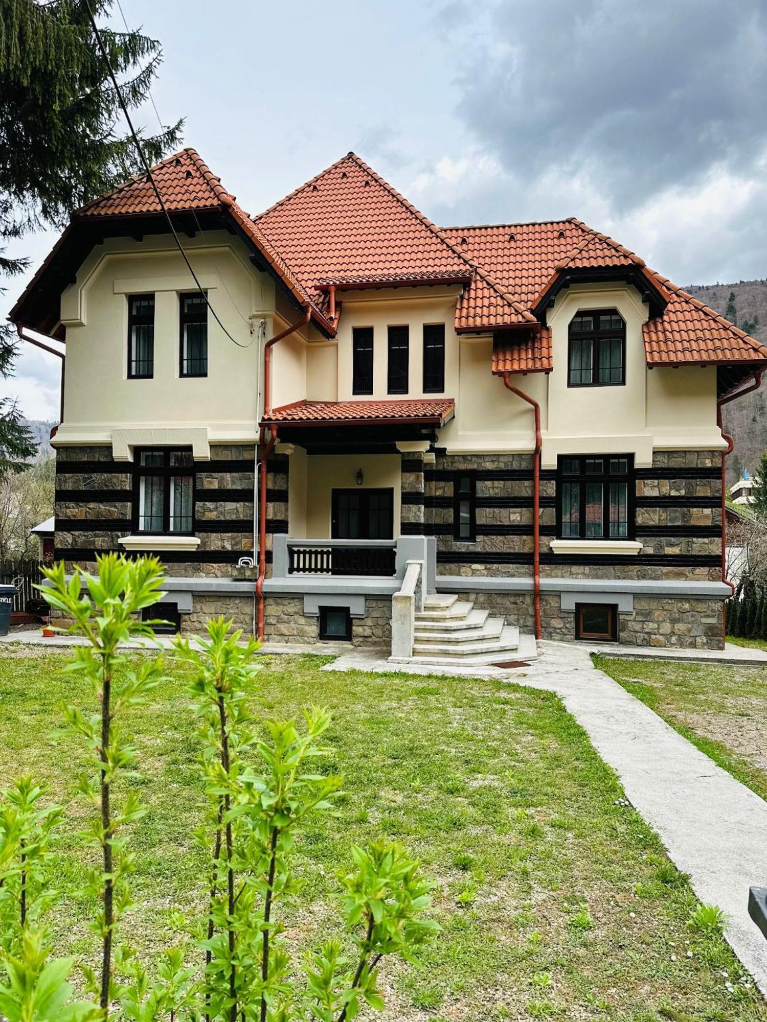 Rapsodia Sinaia Bed & Breakfast ภายนอก รูปภาพ