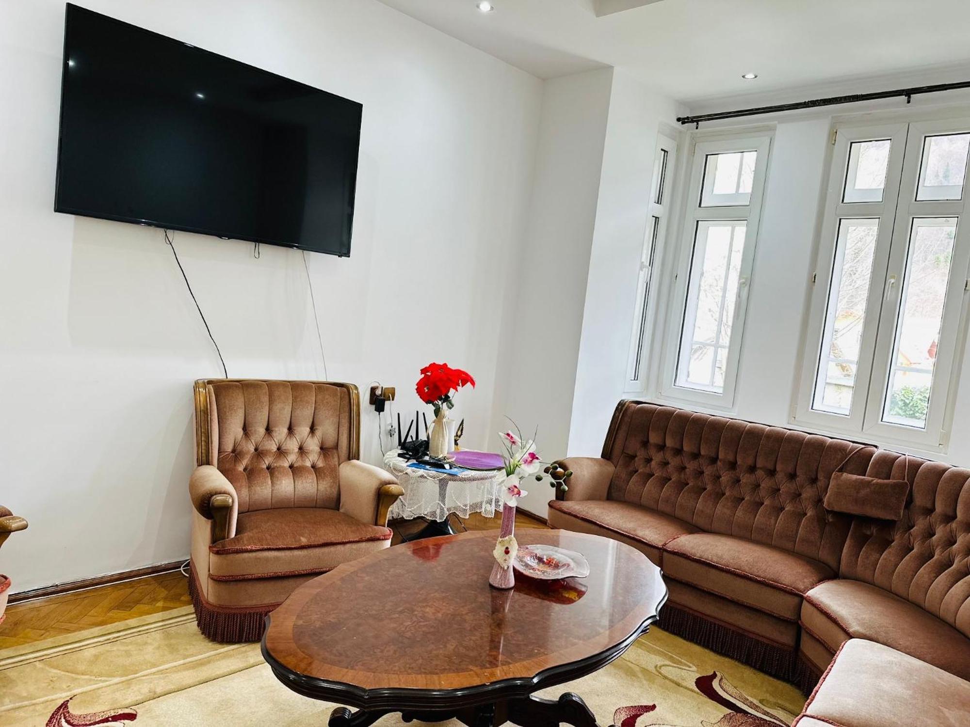 Rapsodia Sinaia Bed & Breakfast ภายนอก รูปภาพ