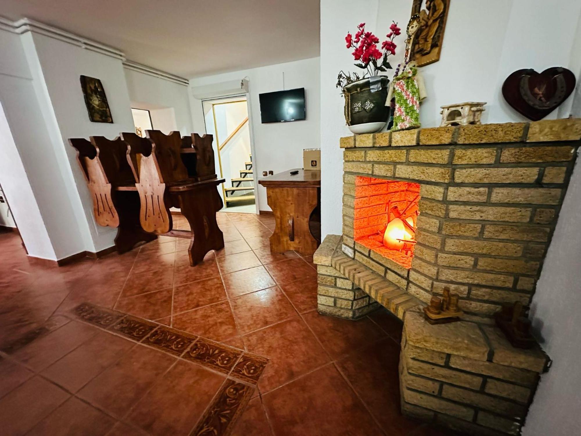 Rapsodia Sinaia Bed & Breakfast ภายนอก รูปภาพ