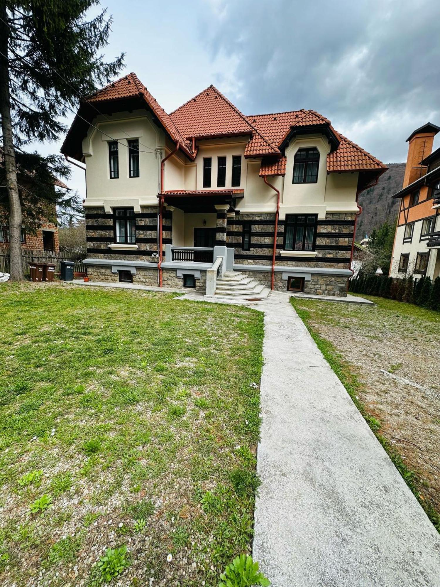 Rapsodia Sinaia Bed & Breakfast ภายนอก รูปภาพ